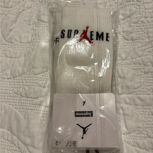 Supreme X Jordan, crew, socks, size medium NWT - Picture 1 of 4